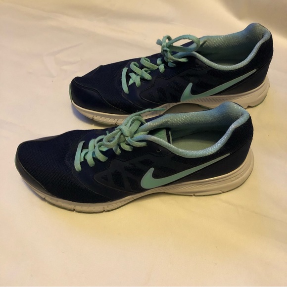 DONATED Womens Nike Downshifter Running Shoes - Picture 5 of 16